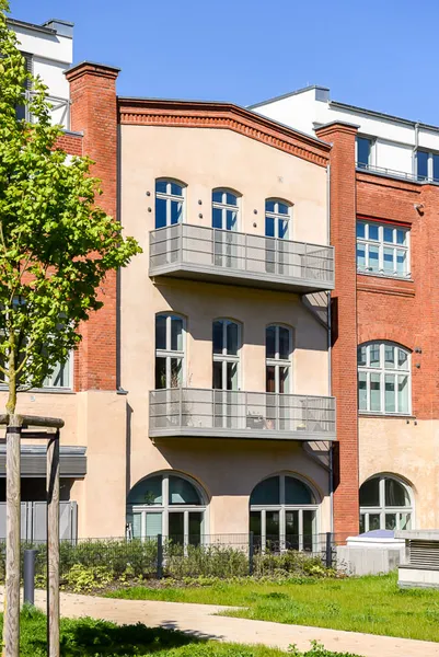 Mehr als vier Wände – Ihr neues Zuhause.  Ihr Apartment mit Balkon zum Durchatmen. — photo 1